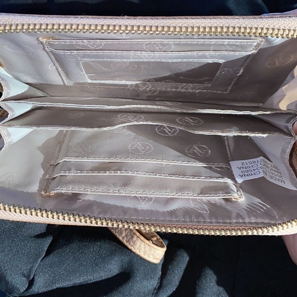 SALE! Adrienne Vittadini Gold Wristlet - Picture 3 of 7